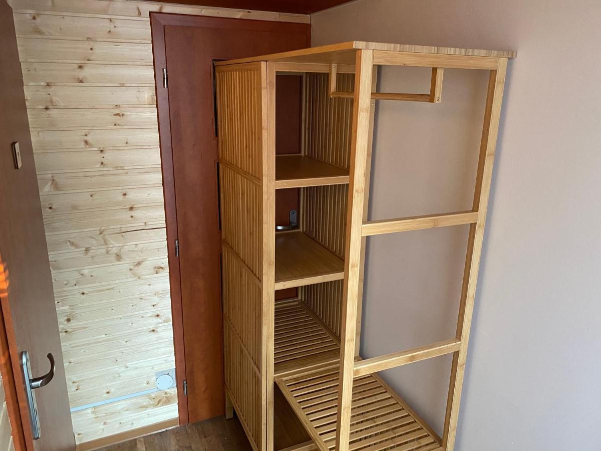 U Vrabcaka Apartment Zlonin Екстериор снимка
