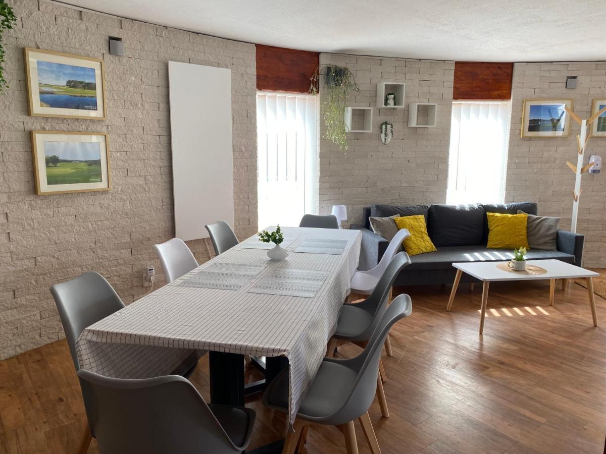 U Vrabcaka Apartment Zlonin Екстериор снимка